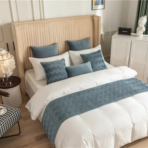 Elegant Bed Runner - Modern Bedroom Decor (Multiple Colours)